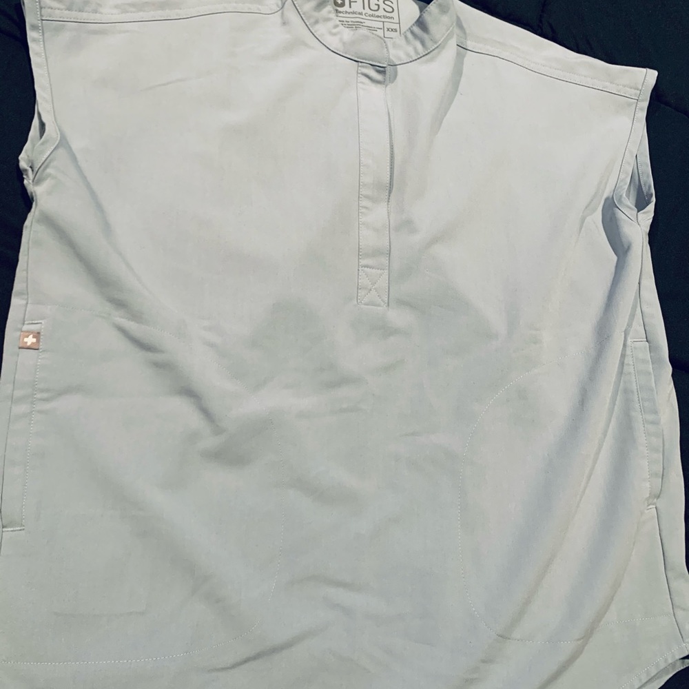 Rare 💙 FIGS dusty blue XXsmall top - Picture 2 of 5